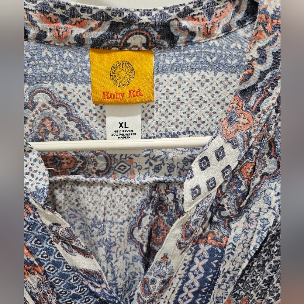 Ruby Rd size XL button down blouse, like NEW - Picture 3 of 4